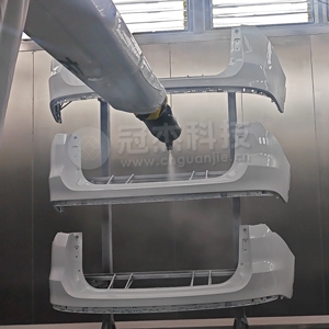 开封某某汽配有限公司汽车保险杠涂装生产线色漆喷涂现场实拍