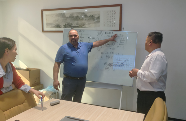 美国密歇根州汽车保险杠涂装线项目技术交流-客户见证(图3)